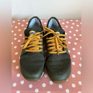 Women’s Green Mesa shoes, size 8